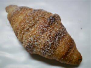 PLAIN CROISSANT